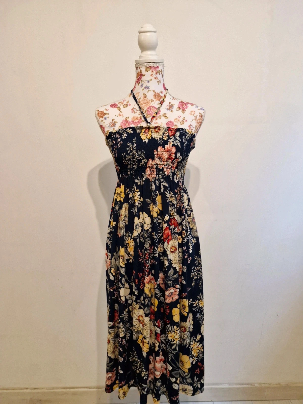 Robe aux motifs floraux délicats